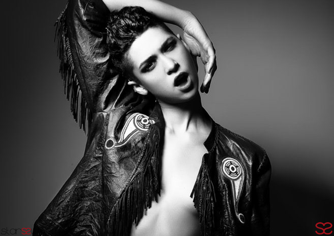 ava McAvoy bang bang