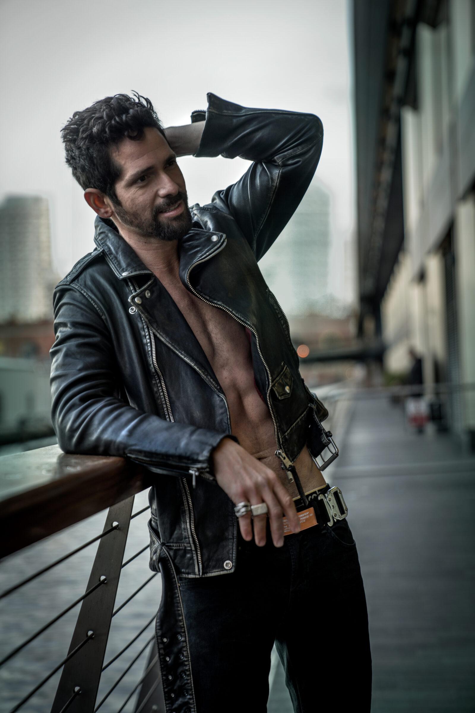 Harlys Becerra fotografato da Liza Salt