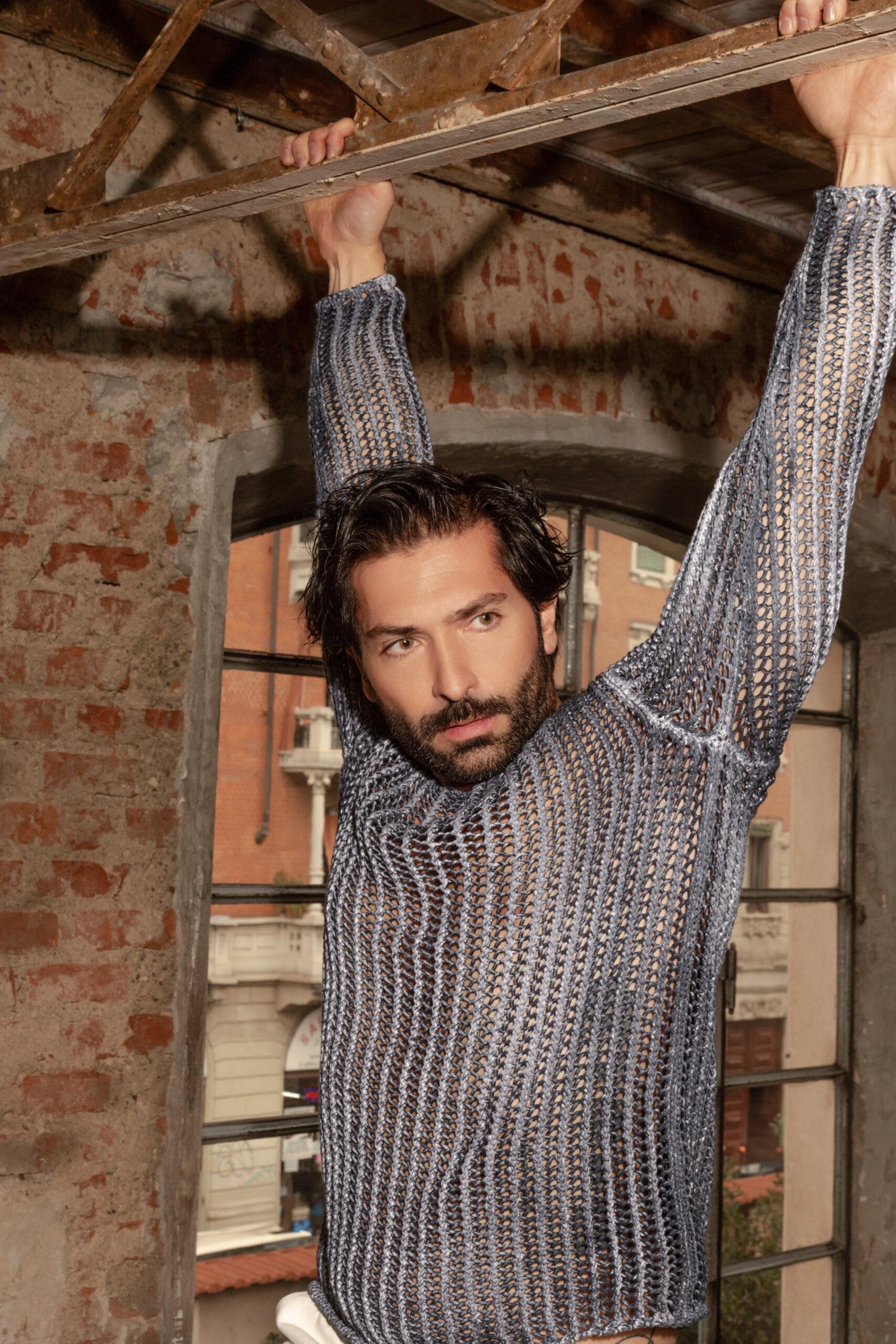 DONATO LECCE DORAN APPESO CON MAGLIONE AVANT TOI