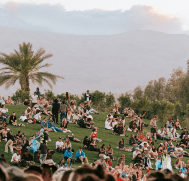 Ad aprile 2025 tornerà nel deserto californiano il Coachella, il festival musicale più atteso dell’anno. Si Lady Gaga, Green Day, Post Malone e Travis Scott. 