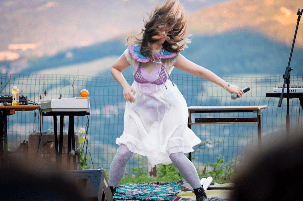 Camilla Violante Scheller - Navëe