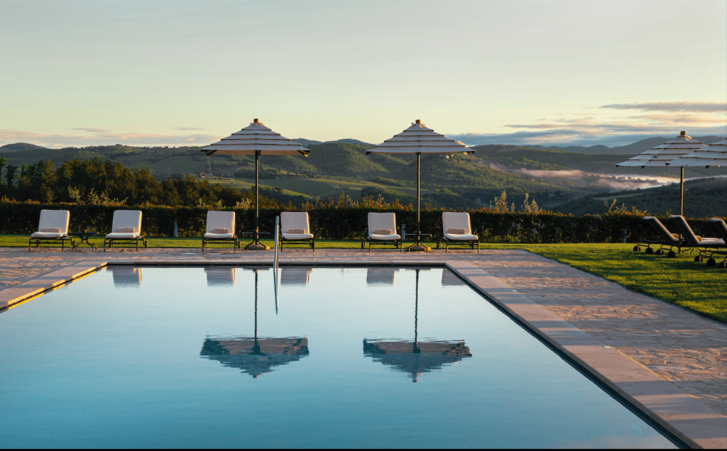 The club house piscina