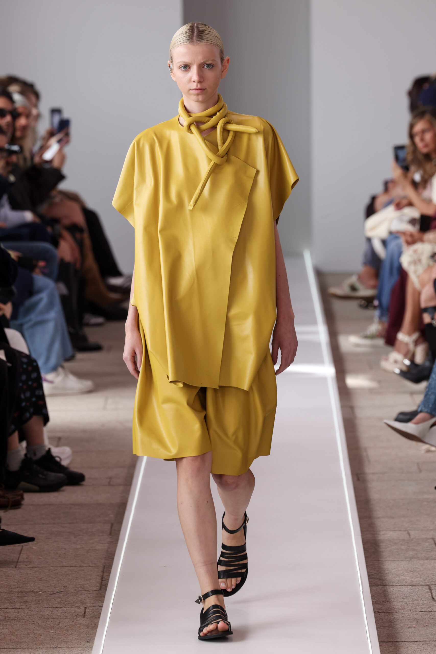 ALBERTO ZAMBELLI_SS26_LOOK018