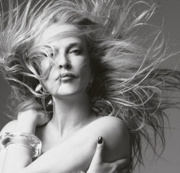 Karen Mulder per Vogue Germania