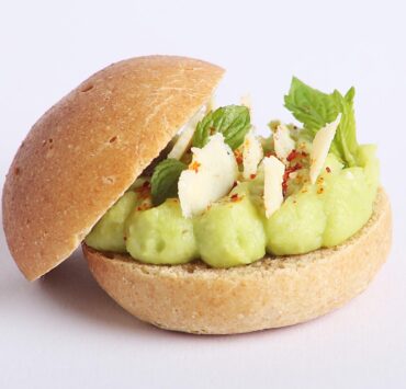 Intelligence Gastronomy crema di fave_ricotta salata_pane integrale