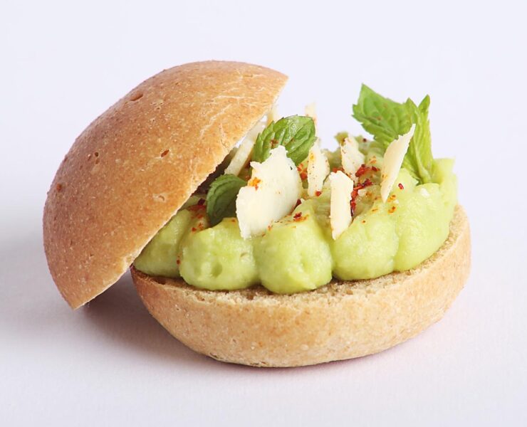 Intelligence Gastronomy crema di fave_ricotta salata_pane integrale